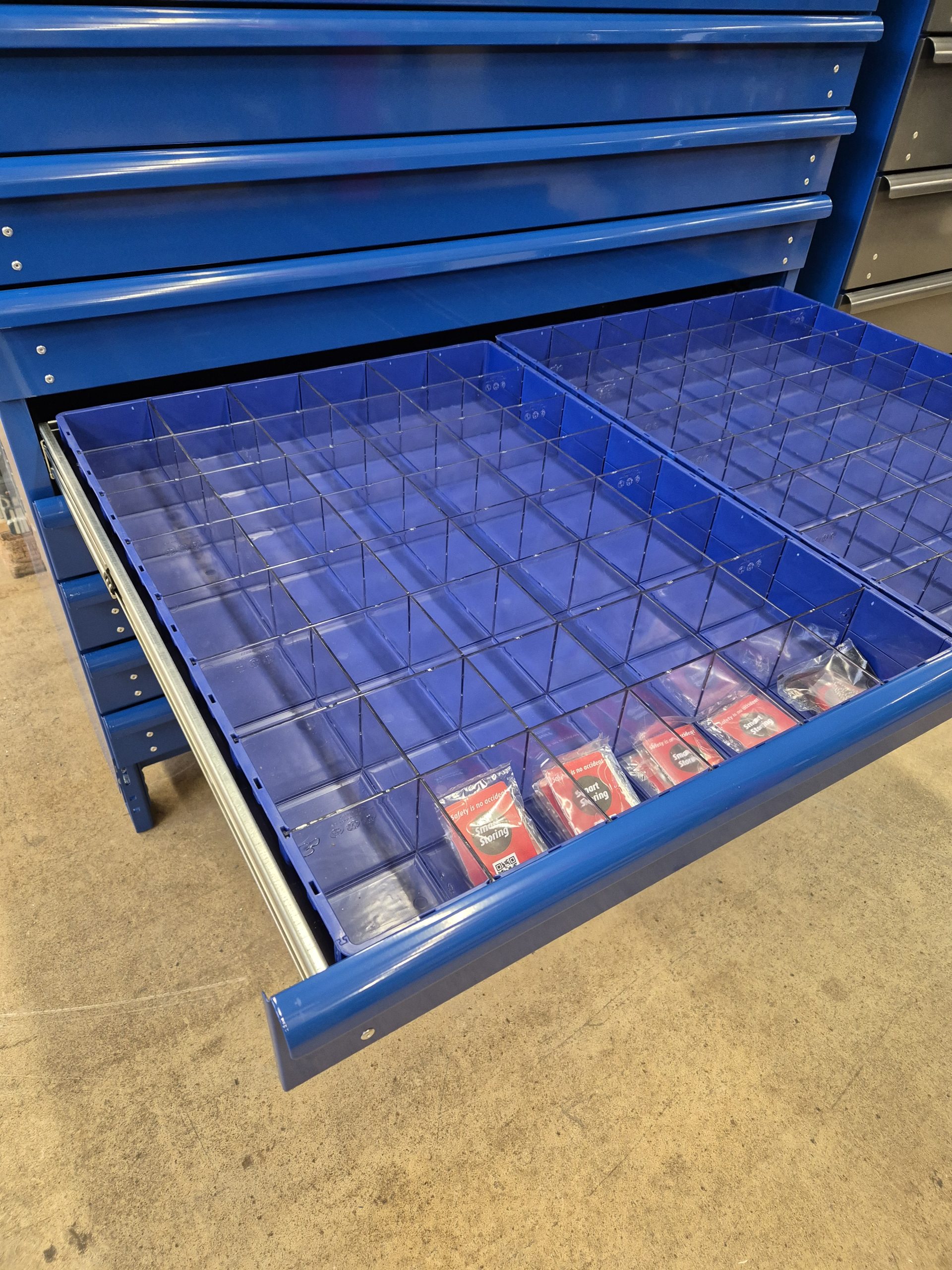 Flexibox, 800 x 600 mm, 48 fack, höjd 200 mm, blå - image 6
